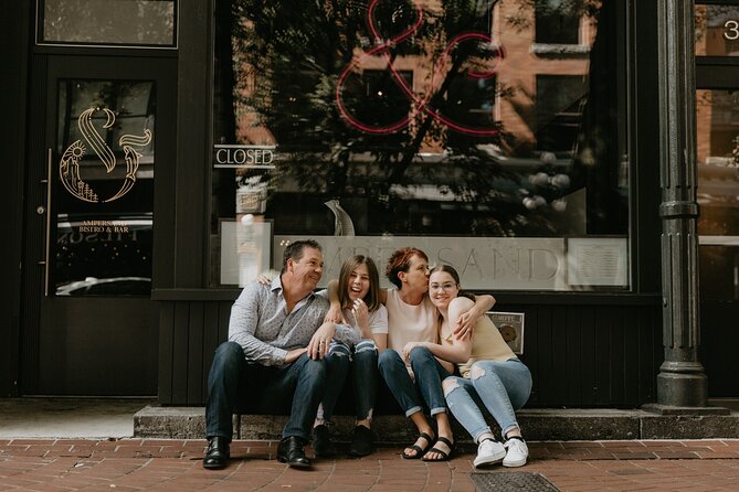 Private Vacation Photography Session With Local Photographer in Vancouver - Meet at Predetermined Location