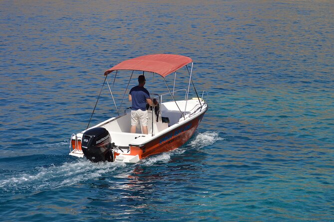 RENT A BOAT 5.5m-30hp LICENCE FREE - Common Questions