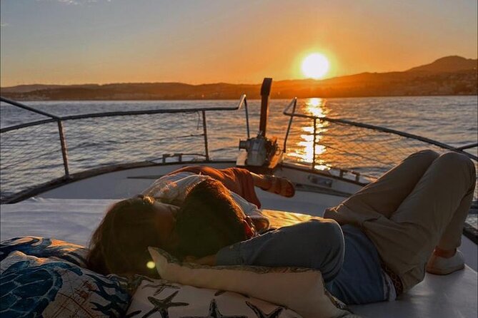 Romantic Sunset Estepona (Private Bottle of Cava Fruit) - Common Questions