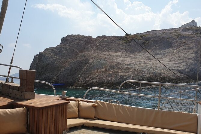 Round of Antiparos & Despotiko With Traditional Boat & BBQ - Visit Pantheronisia for Ice Cream and Ouzo