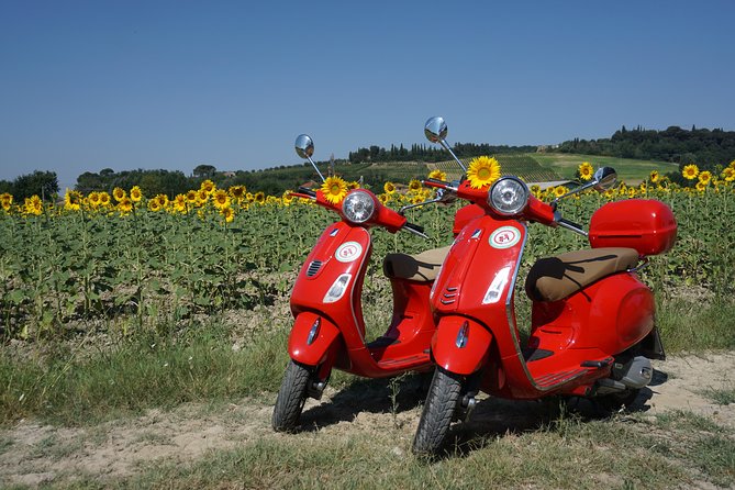 San Gimignano Vespa Tour - 1 Vespa for 2 People - Stroll in the Medieval Village of Monteriggioni