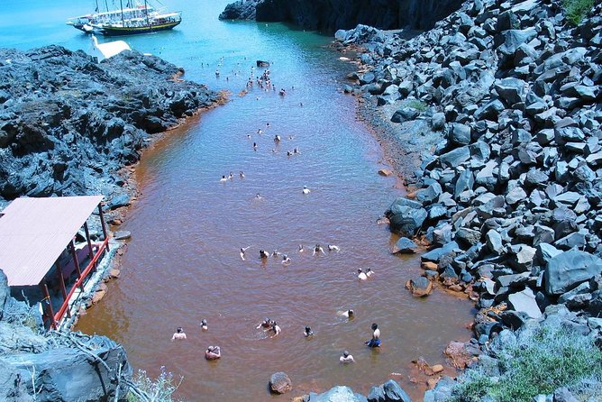Santorini Volcanic Islands Cruise: Volcano, Hot Springs and Thirassia - Cable Car Ride to the Village