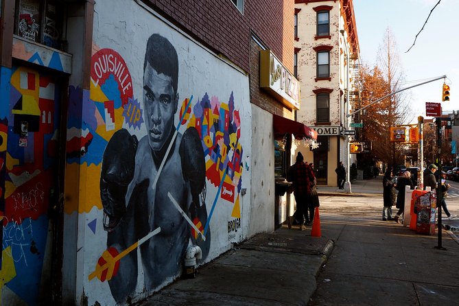 Street Art Outdoor Escape Game in Brooklyn, New York - Solve Games and Uncover Landmarks