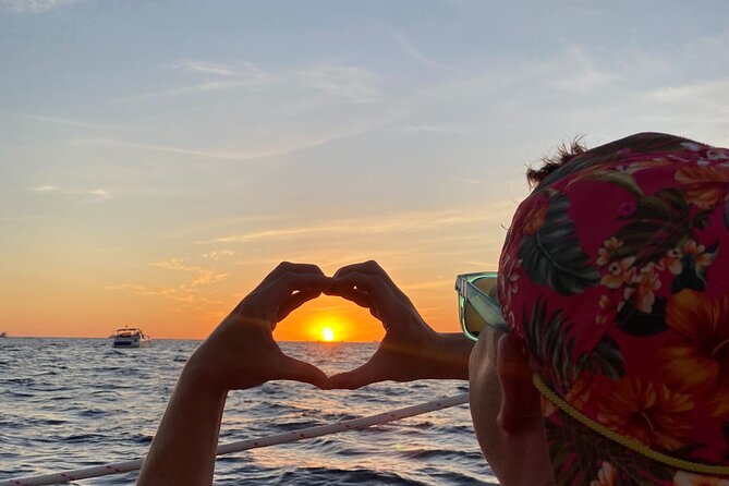Sunset Cruise With Open Bar and Snacks in Cabo San Lucas - Recommendations and Additional Information