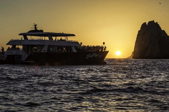 Sunset Dinner Cruise in Los Cabos - Sunset and Views