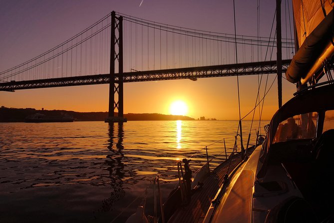 Sunset Sailing Tour in Lisbon on a Luxury Sailing Yacht - Knowledgeable Guides