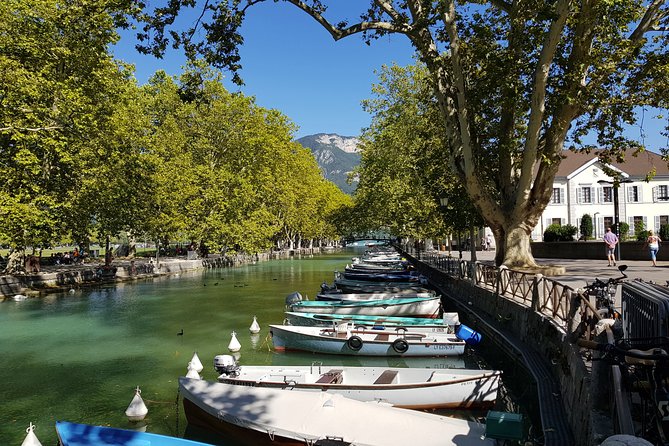 Touristic Highlights of Annecy on a Half Day (4 Hours) Private Tour With a Local - Annecy Markets: Gastronomic Delights
