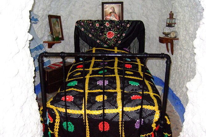 Touristic Highlights of Sacromonte Caves on a Private Full Day Tour With a Local - Local Legends and Folklore in Sacromonte