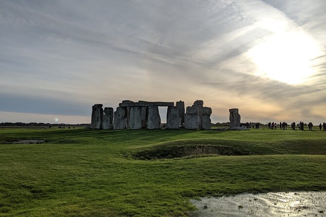Transfer From Southampton to London With Stop at Stonehenge Tickets Included - Arrival in London