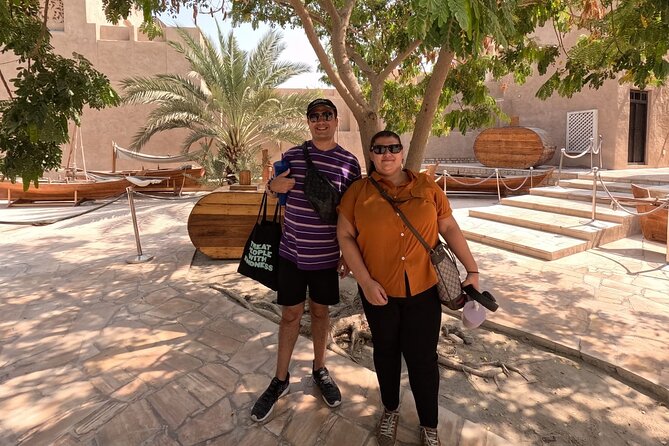 Walking Tour Old Dubai With Historical Places & Gold Market - Exploring the Gold Market