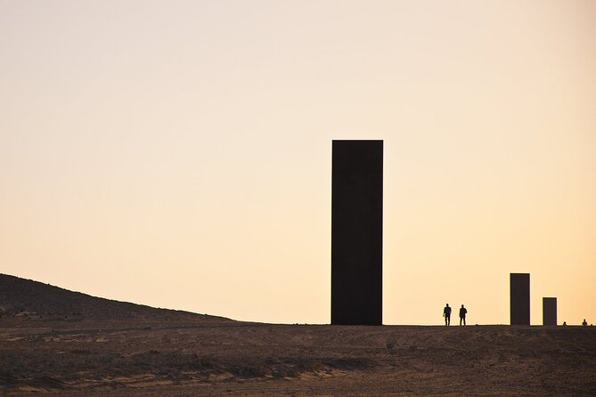 West Of Qatar, Mushroom Rocks, Camel Racing Track, Richard Serra - Common Questions