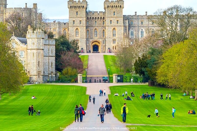 Windsor Castle & Eton Town: Private Full-Day Walking Tour - Scenic Walking Routes