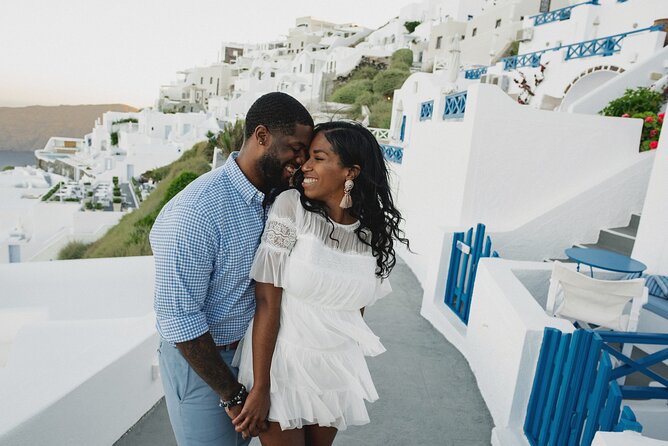 60 Minute Private Vacation Photography Session With Local Photographer in Santorini - Why Santorini Is the Perfect Backdrop for Your Photos