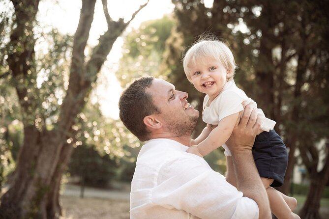 1 Hour Private Family Photoshoot and Portrait Session in France - Props and Locations