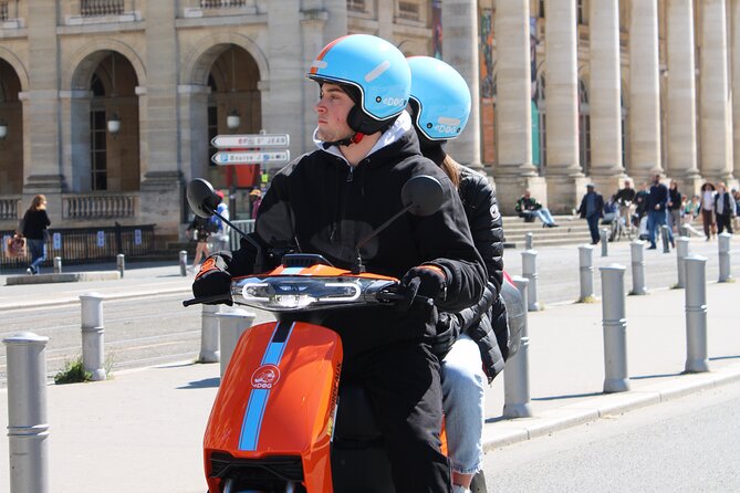 2h Medieval Bordeaux History by Electric 50cc Motorbike - Highlights of the Tour