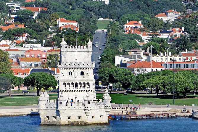 8-Day Guided Tour From Santiago to Lisbon - Itinerary Highlights