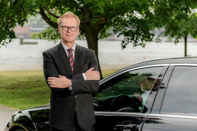 Airport Limousine Transfer: Arlanda Airport to Seaport in Stockholm 1-3 Passengers - Directions