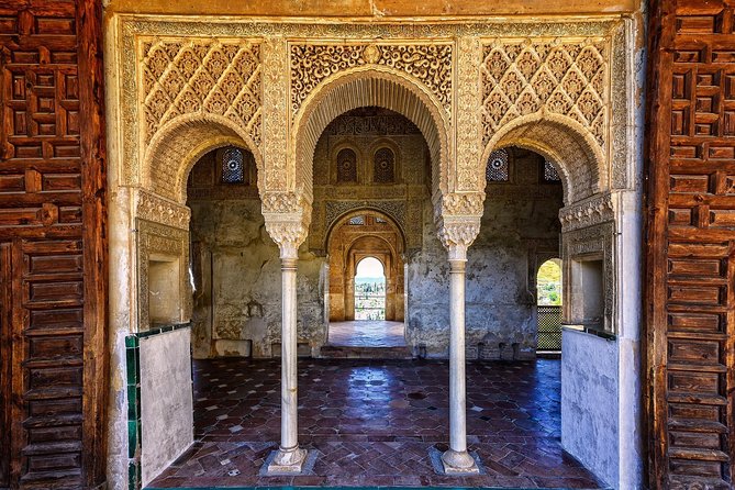 Alhambra and Generalife, Gardens - Exploring Generalife Gardens