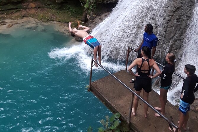 Blue Hole Tour From Ocho Rios - Blue Hole Park Environment