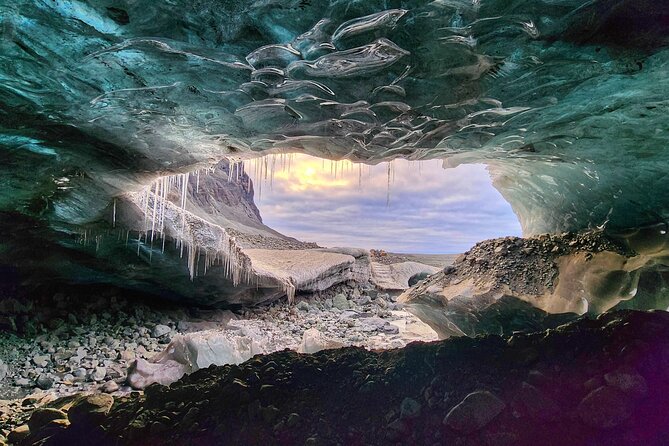 Blue Ice Cave Exploration (from Jökulsárlón Glacier Lagoon) - Directions