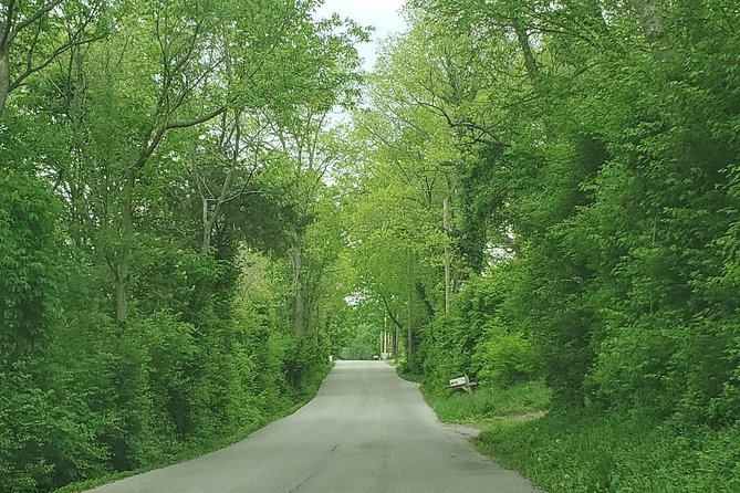 Bourbon and Derby: Makers Mark or Other Distillery Churchill Down - Adding a Second Distillery Stop