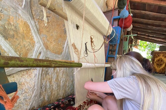 Carpet Weaving Art Lessons & Experience - Common Questions