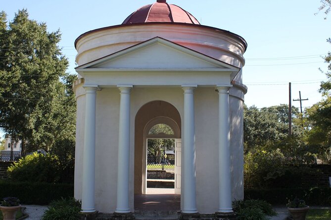 Charleston History Tour Including Rainbow Row, Colonial Lake - The Sum Up