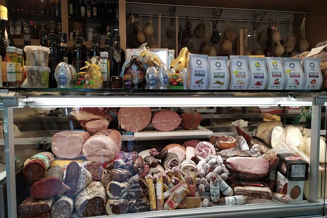 CHEESE, WINE OIL and LEMON TOUR Food and Walking in Sorrento - Tour Guide and Operator Experience
