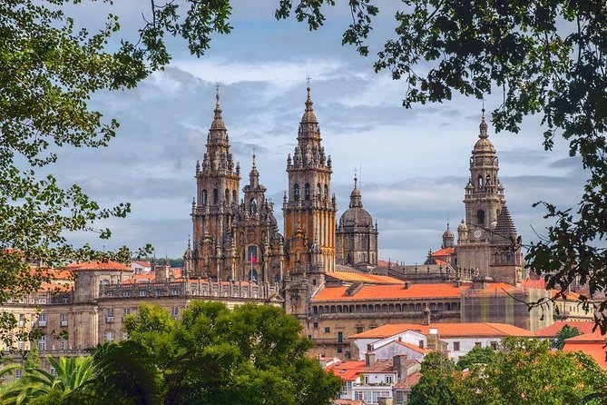 Day Trip: Santiago De Compostela and Valença Do Minho Day Trip With Lunch - Tapas Lunch and Culinary Experience