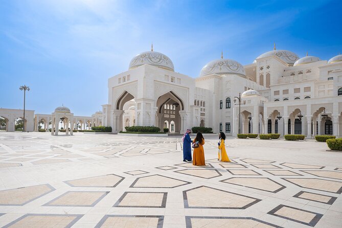 Dubai: Abu Dhabi Trip With Lunch at Al Khayma Heritage Restaurant - Traditional Arabian Cuisine