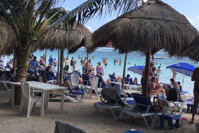 FACILITIES BEACH CLUB For A Day At The Beach At Los Arrecifes Restaurant. - Food and Beverage Options