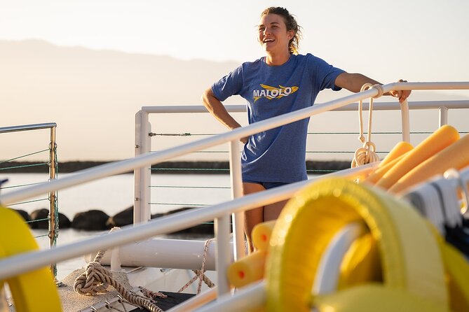 From Maalaea Harbor: Sunset Dinner Cruise Aboard the Malolo - Live Entertainment