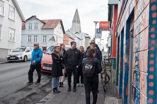 Funky History Walking Tour With Local Storyteller - With Hot Dog - The Sum Up