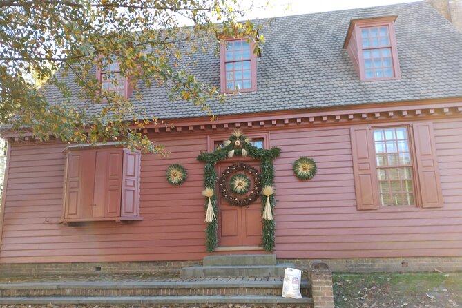Guided Colonial Christmas Tour in Williamsburg - The Sum Up