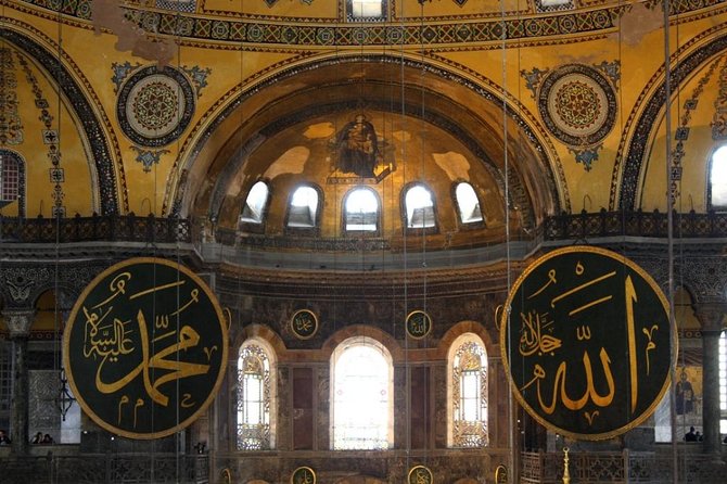 Highlights of Istanbul- Small Group Walking Tour - Traditional Lunch and Refreshments