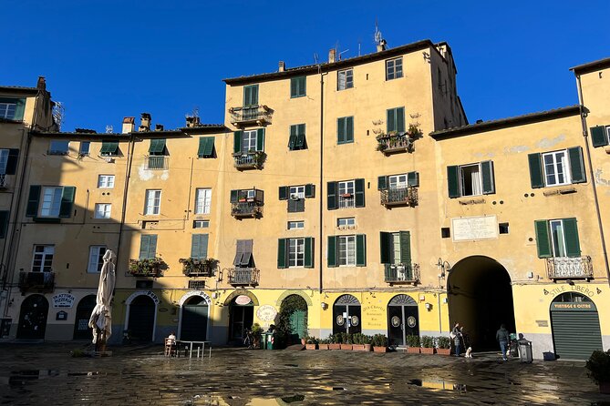 Highlights of Lucca Small Group Guided Tour - Product Details