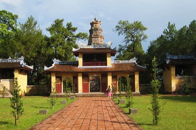 Hue Dragon Boat Tour: Visit Pagoda and Royal Tombs - Common Questions