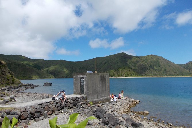 Lagoa Do Fogo Walking Tour With Lunch From Ponta Delgada - Tips for a Memorable Lagoa Do Fogo Walking Tour Experience