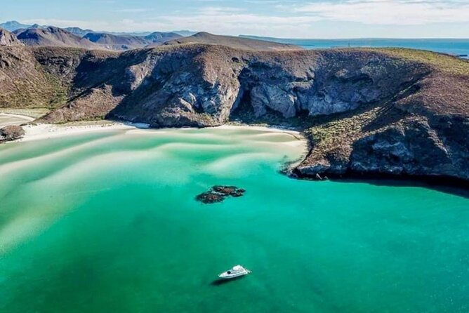 Luxury Yacht Cruise to Balandra Beach & Isla Espiritu Santo - The Sum Up