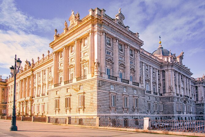 Madrid (Historical Centre) Scavenger Hunt and Self-Guided Tour - Tips and Recommendations