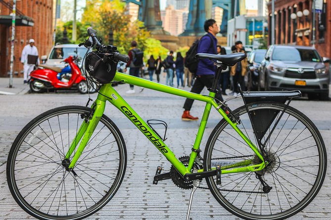 Manhattan and Brooklyn Bridge Bike Rental - Busy Cycling Route