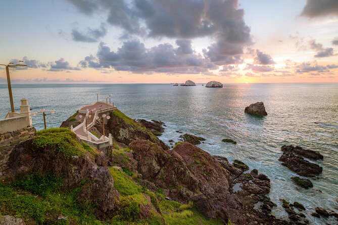 Mazatlan Sightseeing and Beach All Inclusive - Tour Guide and Staff