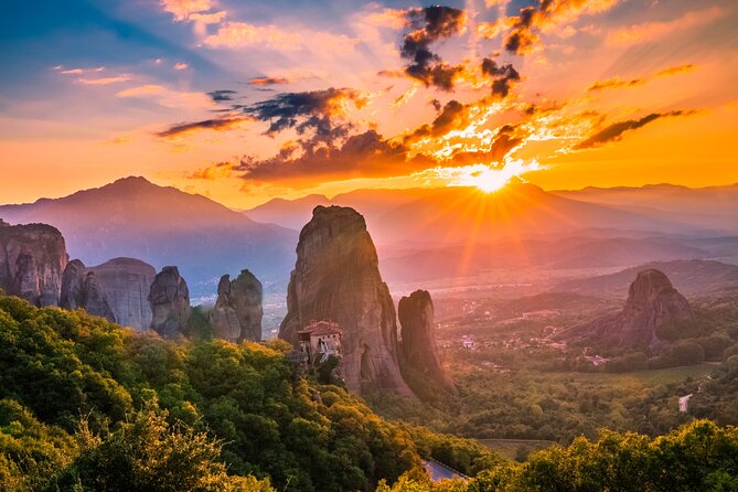Meteora Sunset Sightseeing Tour With Hotel Pick up - Cancellation and Changes Policy
