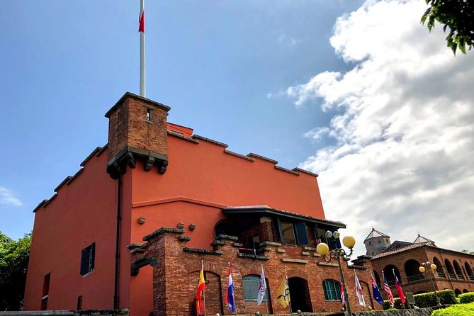 N107 Freshwater Red Mao City Fuguijiao Lighthouse Jinshan Old Street Keelung North Coast Day Tour (1 - Booking and Contact Details