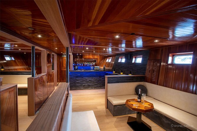 Northern Lights Yacht Cruise in Reykjavik - End Point and Refund Policy