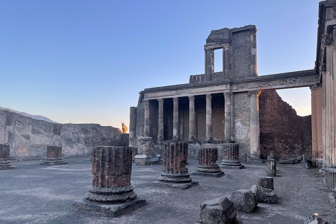 Pompeii & Vesuvius With Lunch & Wine Tasting From Amalfi Coast - Additional Tips