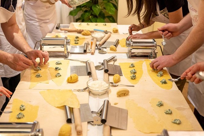 Private Cooking Class at a Cesarinas Home With Tasting in Siracusa - Common Questions
