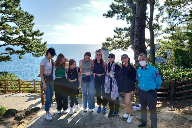 Private Day South and West Tour For Cruise Customers in Jeju - Common Questions