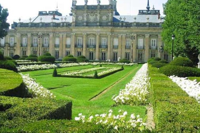 Private Guided Tour With Admission to La Granja and Fabrica De Vidrio - The Sum Up