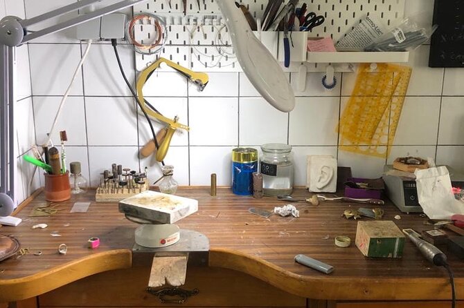Private Initiation Workshops to Jewelry in Coruña - Common Questions